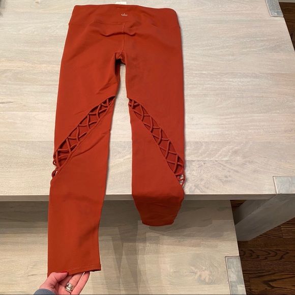 NWT Alo yoga entwine legging cutout large - Picture 5 of 9